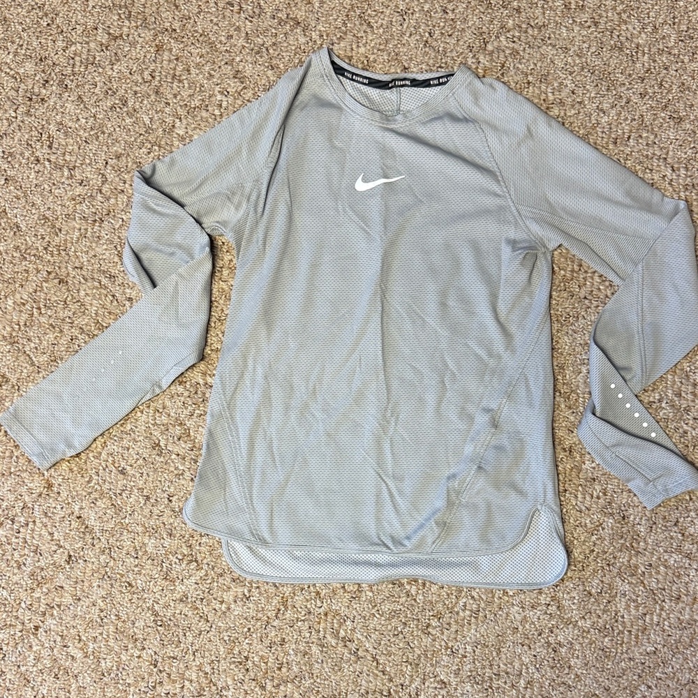 Nike Light Gray Long Sleeve Shirt